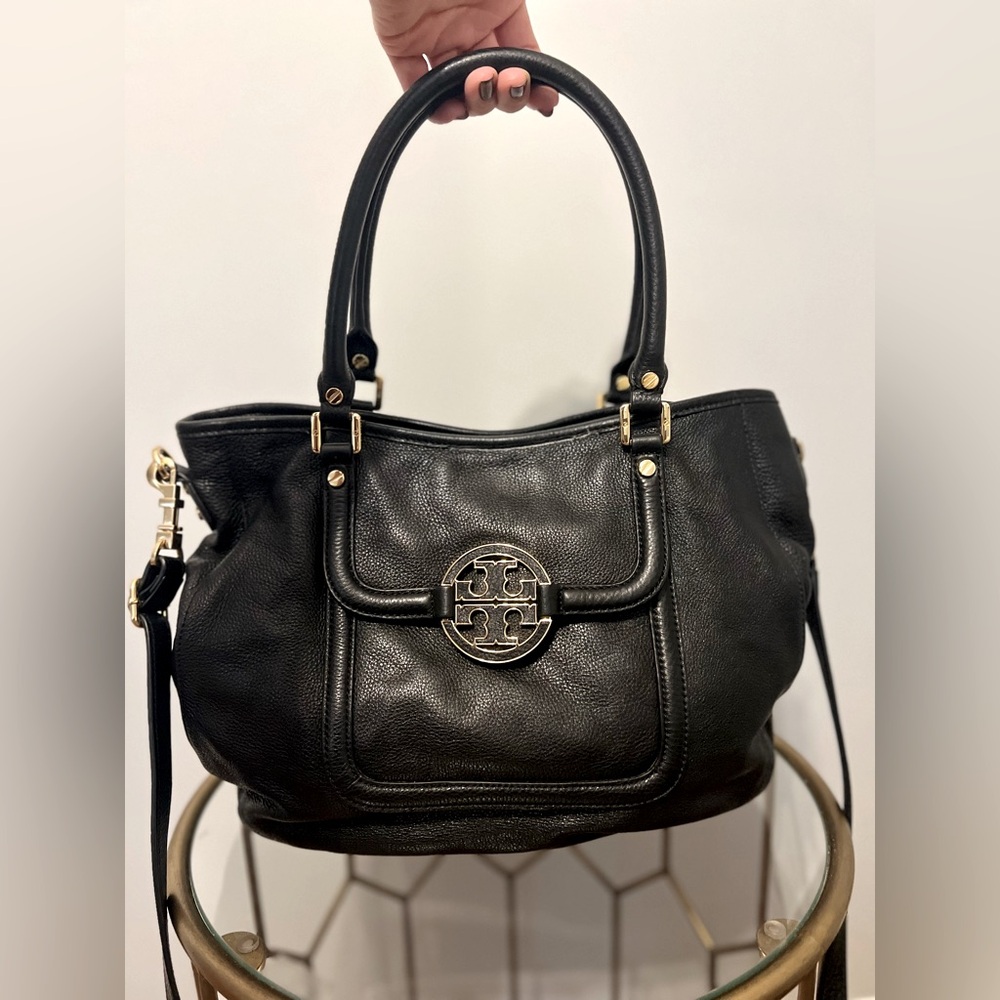 Tory Burch, Amanda Bag Black Pebbled Leather Crossbody.